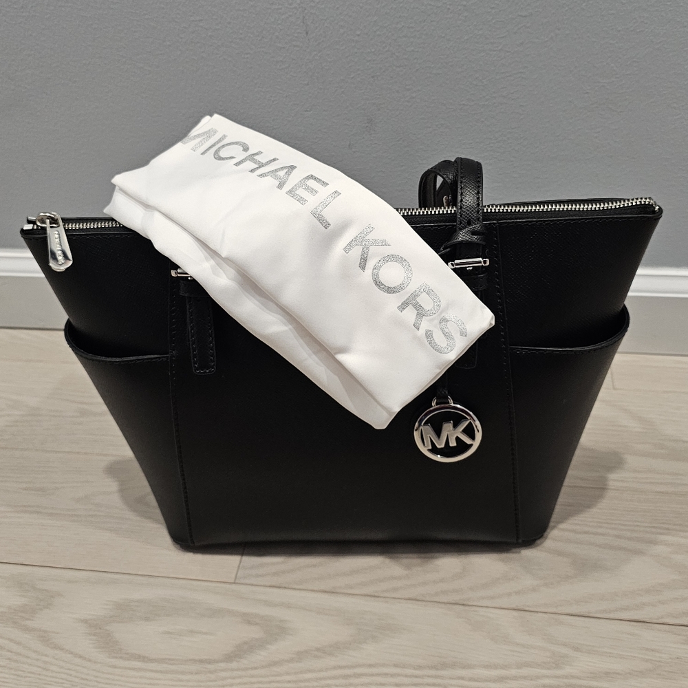 *NEW* Michael Kors Jet Set Saffiano Leather Top-Zip Tote Bag Bag (Black) - Picture 3 of 7